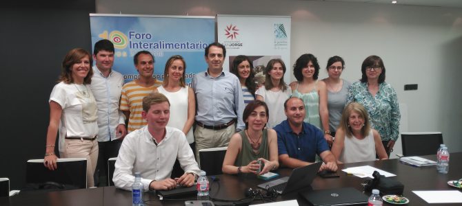 Los alumnos del curso de Experto Universitario en Comunicación Agroalimentaria amplían sus conocimientos sobre la digitalización de la agricultura y la distribución alimentaria Los alumnos del curso de Experto Universitario en Comunicación Agroalimentaria amplían sus conocimientos sobre la digitalización de la agricultura y la distribución alimentaria