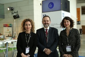 De izquierda a derecha: Monica Andrés (directora general de Yara Iberian), Jesús López (Responsable del Área Internacional de APAE) y Margarita Sánchez (Marketing Manager de Yara Iberian)