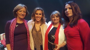 De izquierda a derecha: Carmen Ortiz (consejera de Agricultura de la Junta de Andalucía), Silvia Raso (secretaria general de APAE), Susana Cuevas (directora de EfeAgro) y Lucía Ruiz (periodista de EfeAgro).
