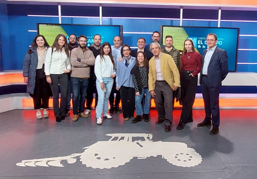 Los alumnos del Diploma de Experto en Comunicación Agroalimentaria visitan CMMedia y UPA Toledo